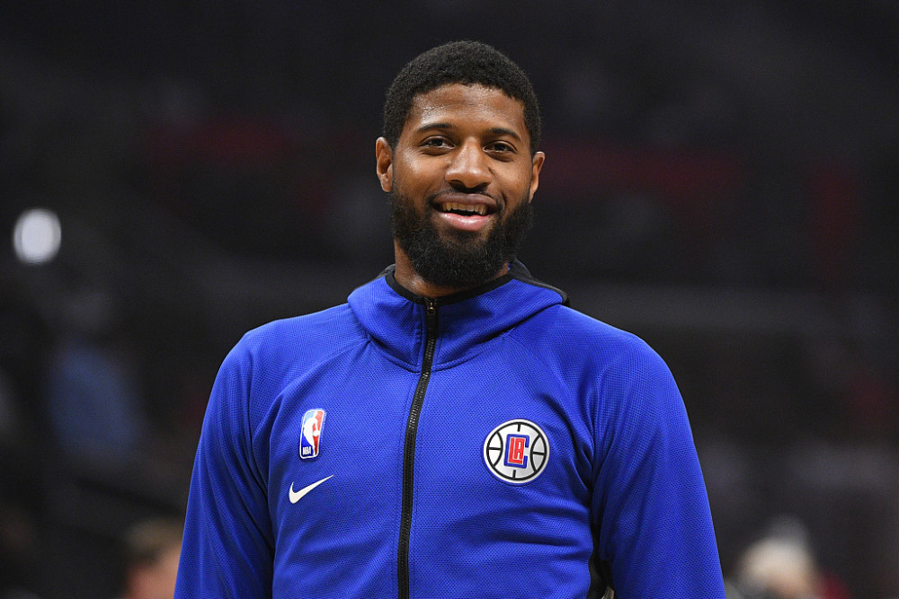 包含快船后卫乔治愈伤回归，球队士气大振的词条