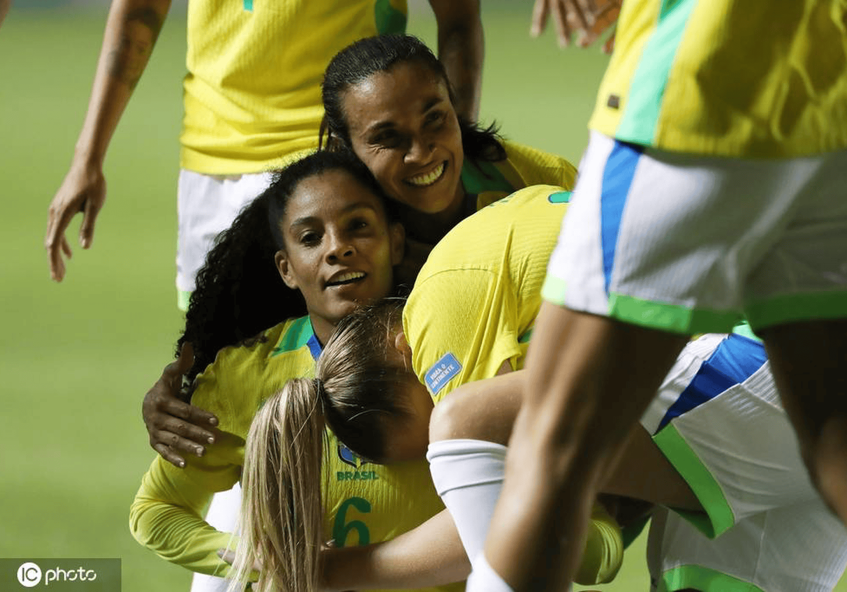 关于巴西队遗憾出局,女足比赛前景蒙上阴影的信息 关于巴西队遗憾出局,女足比赛前景蒙上阴影的信息