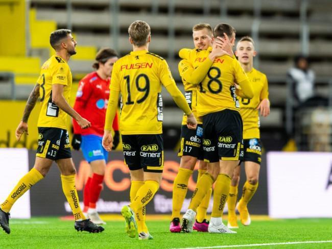 瑞典后卫连入两球，助球队逆转胜利