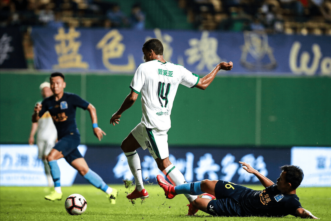 关于零封对手！门兴中场互动默契，团队作战的信息