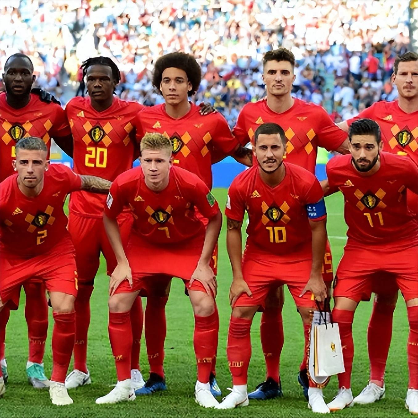 西班牙队决意晋级，荷兰特早等待一场大战的简单介绍