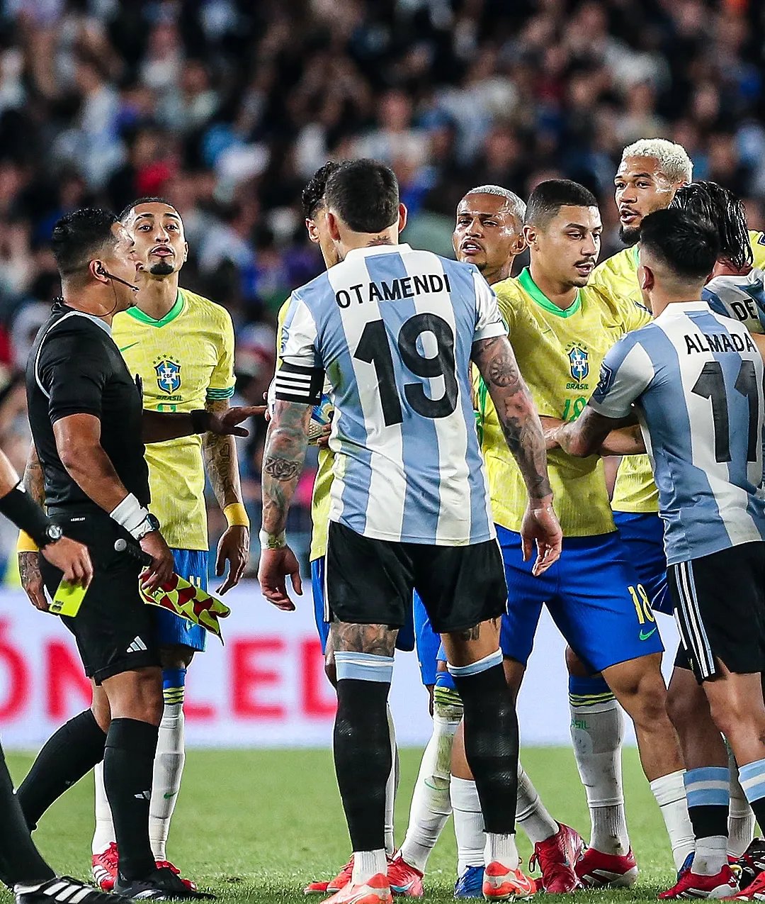 顶尖争锋：球场上的激烈竞争