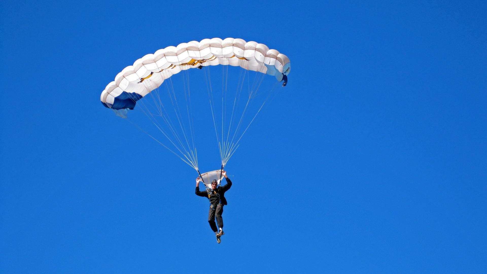 马刺终结老鹰连胜，乔治稳定输出不掉线成关键