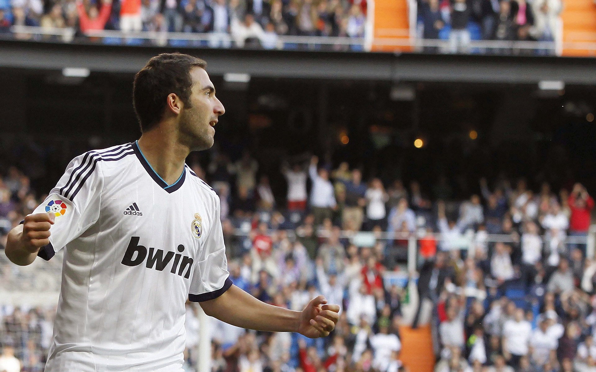 赛道上的交响诗，布伦森以完美节奏主宰F1年度争冠之夜