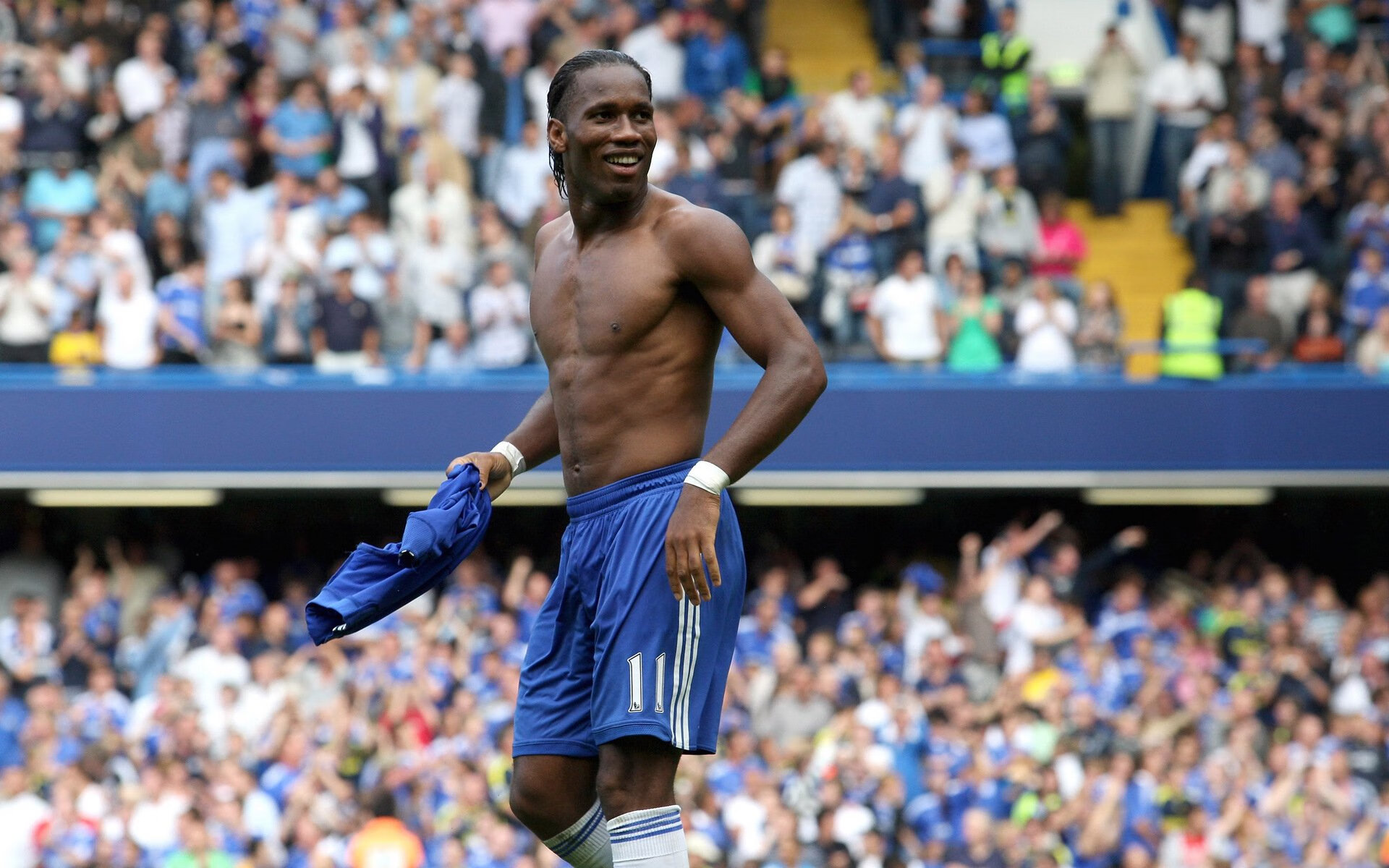 英格兰队鏖战韩国队，张本智和统治全场—一场技术与意志的巅峰对决