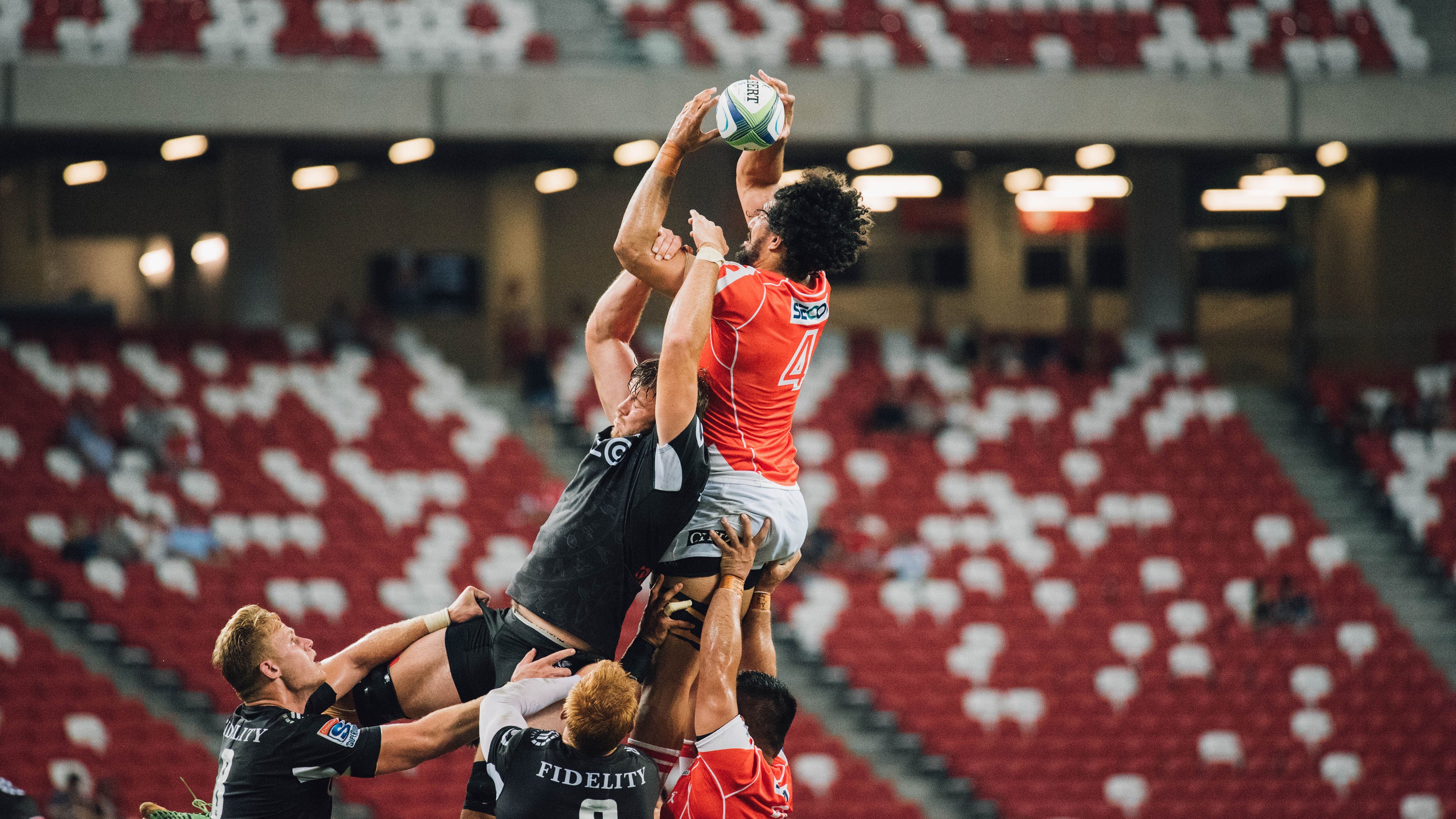 赛道上的冰与火之歌，红牛二队险胜索伯，诺里斯上演统治级表演