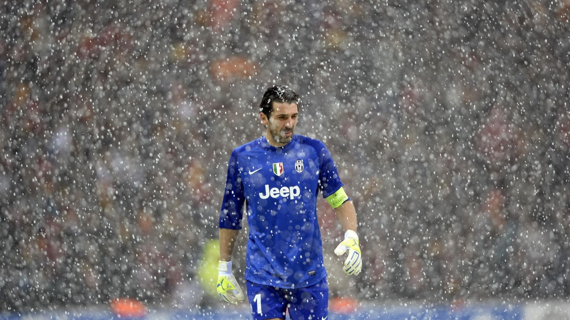 欧战双星闪耀，巴萨完胜土耳其显统治力，拉什福德刷新纪录续写传奇