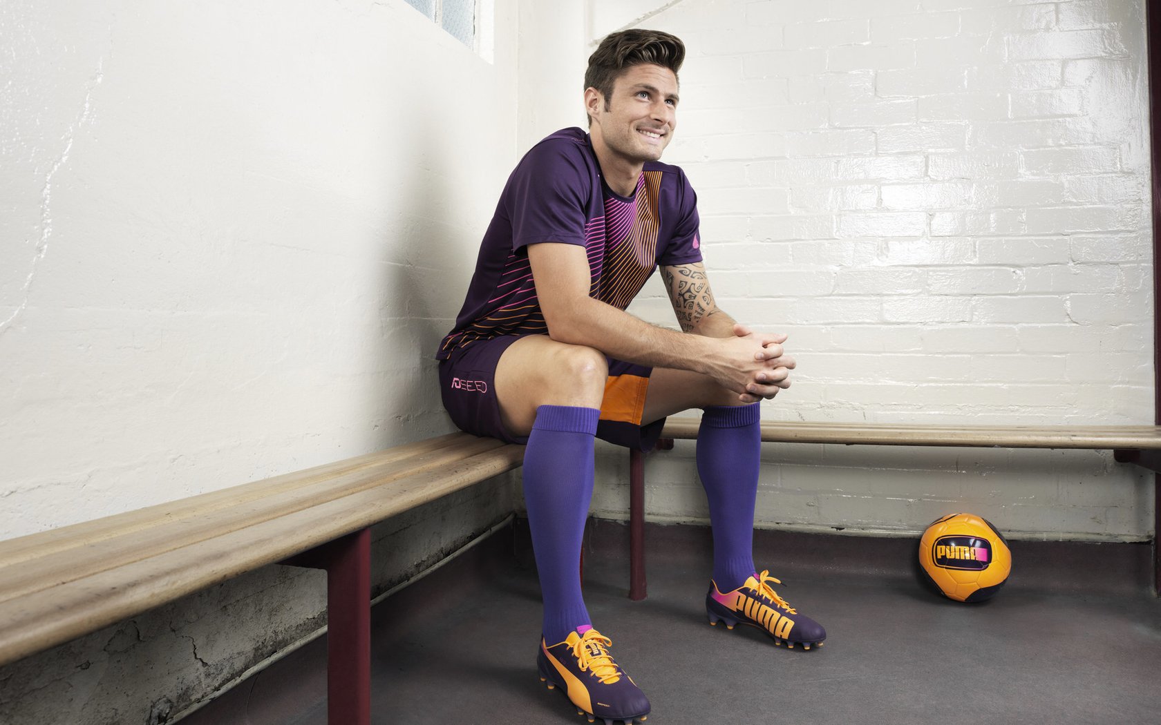 维尼修斯一锤定音,荷兰军团横扫皇家社会